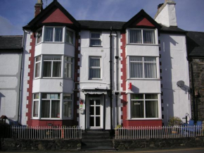  Ty Newydd Guest House  Тревриу 